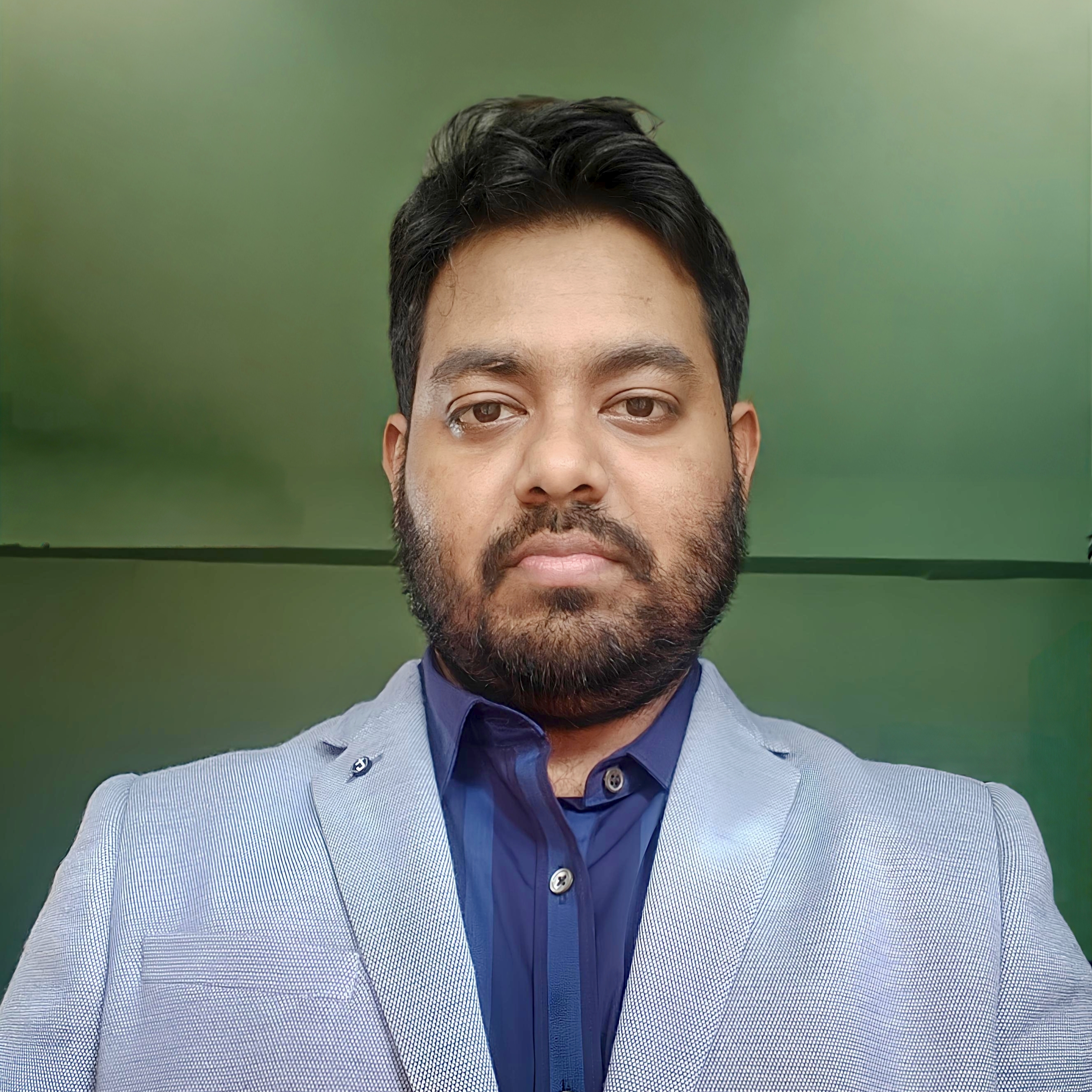 profile-square-suit.jpg